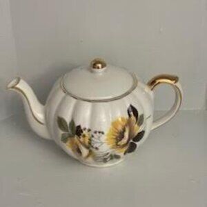 Vintage Gibson Teapot Staffordshire, England Floral with Yellow Daises Flowers